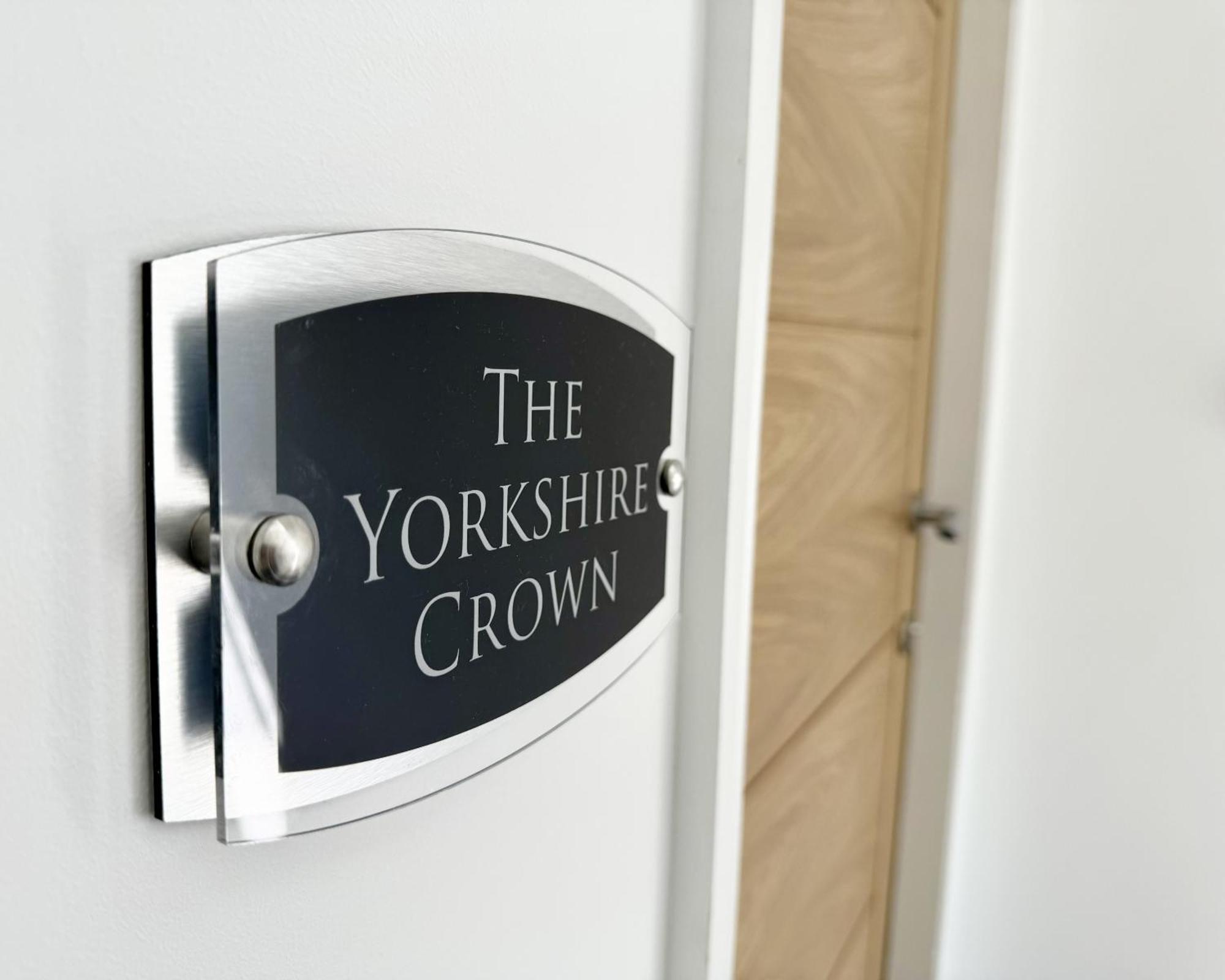 The Yorkshire Crown - Luxury Apartment - Free Parking Nearby Harrogate Esterno foto